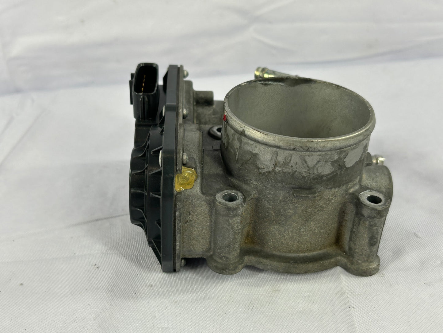 2011-2018 Subaru Forester Engine Throttle Body Assembly & Bolts OEM 16112AA380