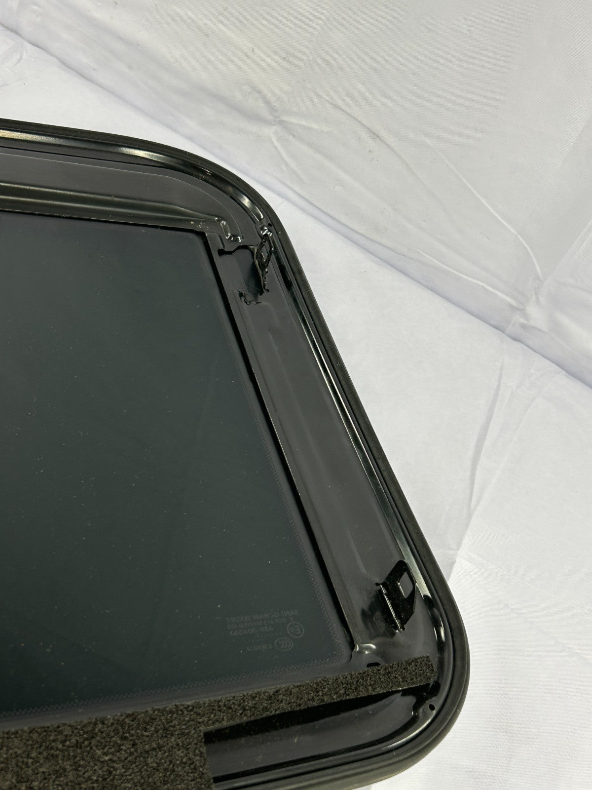 2005-2009 Subaru Legacy Sunroof Moon Roof Sliding Glass Panel OEM 65430AG02A