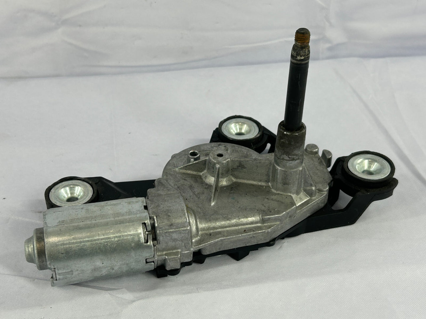 2005-2011 Volvo V50 Rear Window Windshield Wiper Motor Assembly OEM 31218473