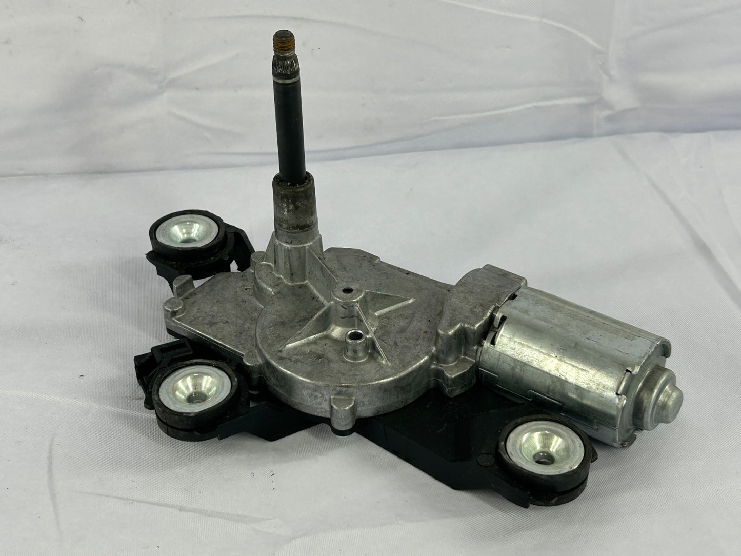 2005-2011 Volvo V50 Rear Window Windshield Wiper Motor Assembly OEM 31218473