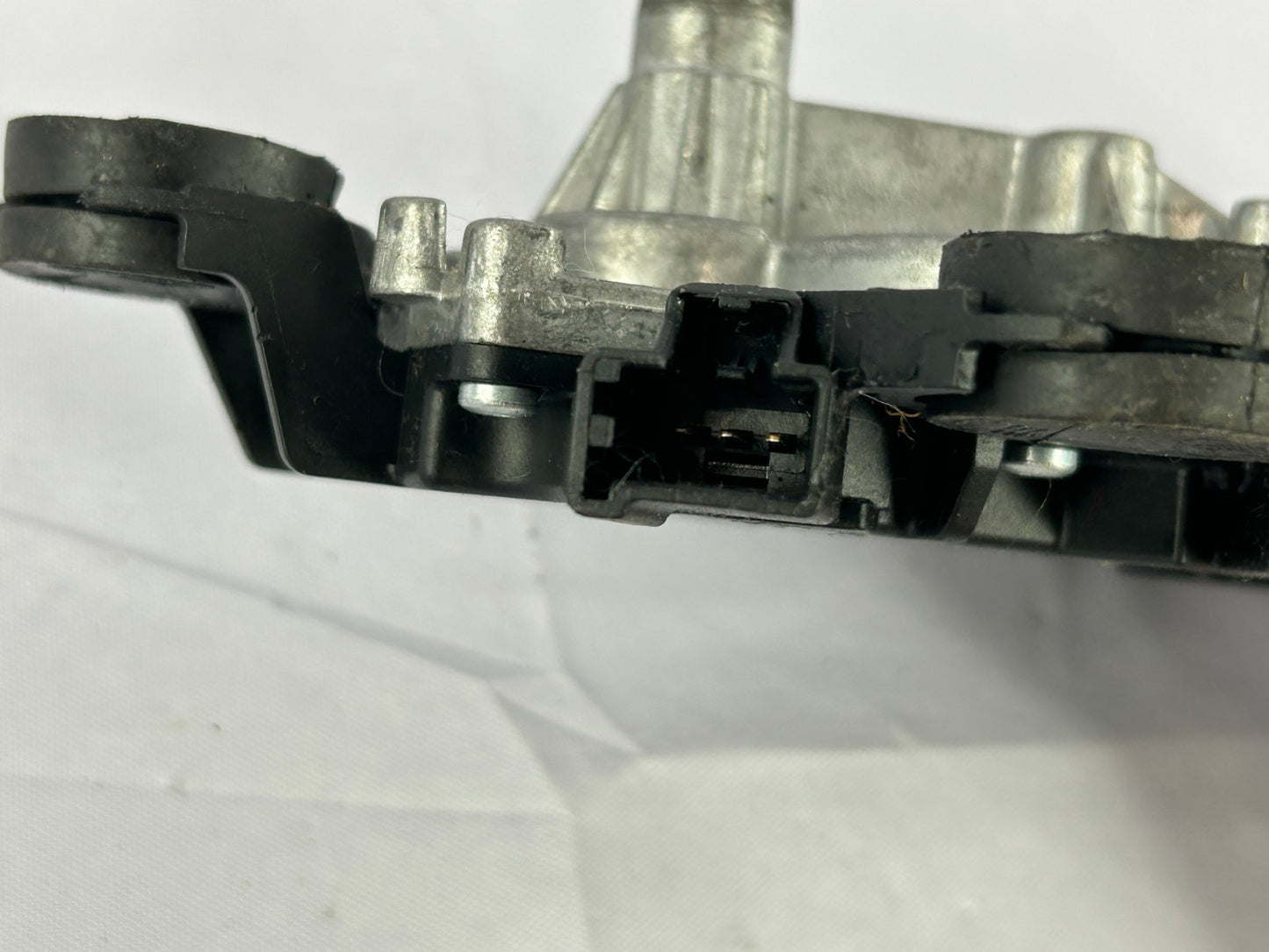 2005-2011 Volvo V50 Rear Window Windshield Wiper Motor Assembly OEM 31218473