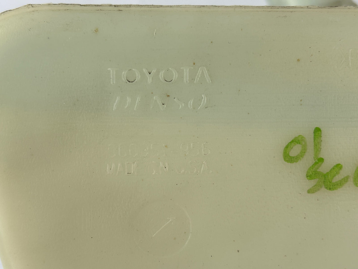 01-07 Toyota Sequoia Windshield Washer Fluid Reservoir Bottle OEM 85315-0C040