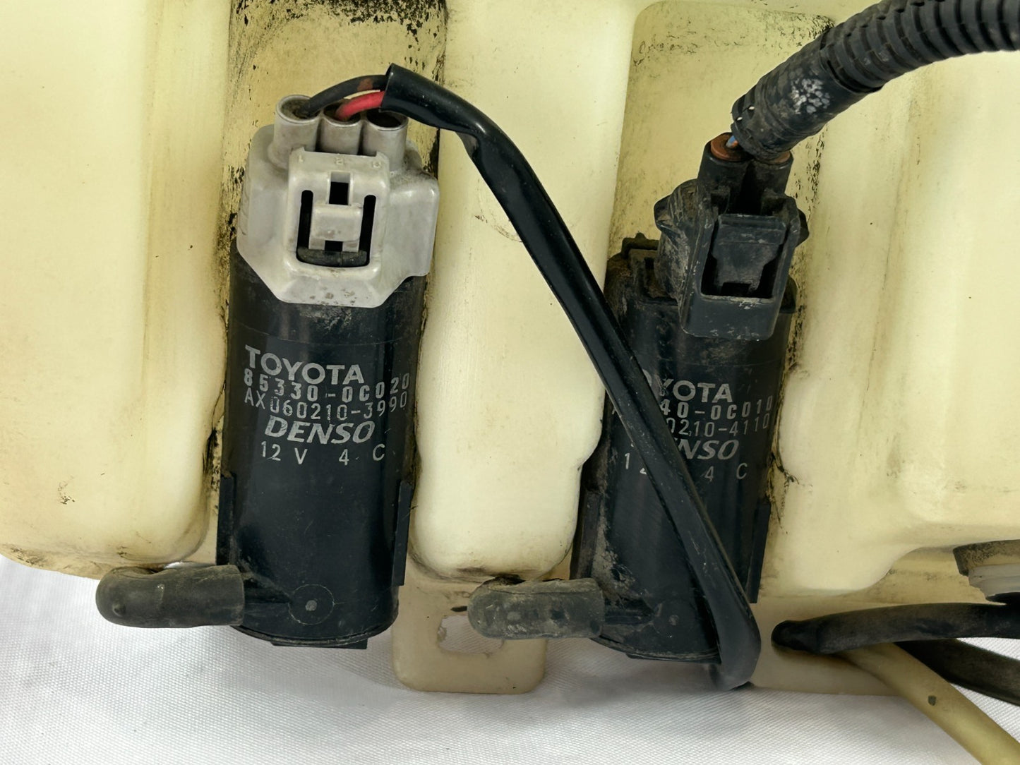 01-07 Toyota Sequoia Windshield Washer Fluid Reservoir Bottle OEM 85315-0C040