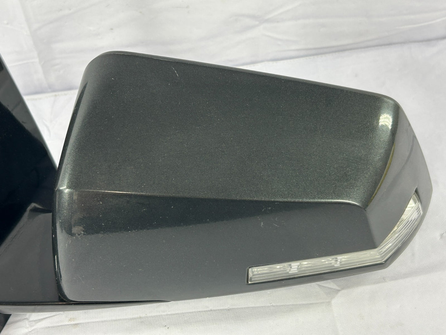 2007-2008 GMC Acadia Left Driver Side Rear View Mirror Heated OEM 25894447