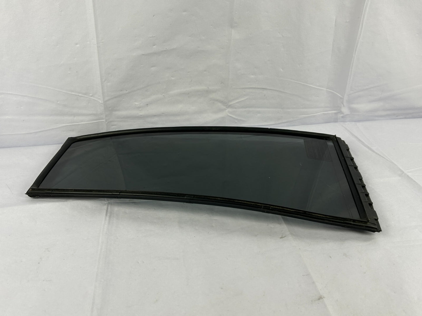 01-07 Toyota Highlander Rear Right Door Window Vent Fixed Glass OEM 68123-48070