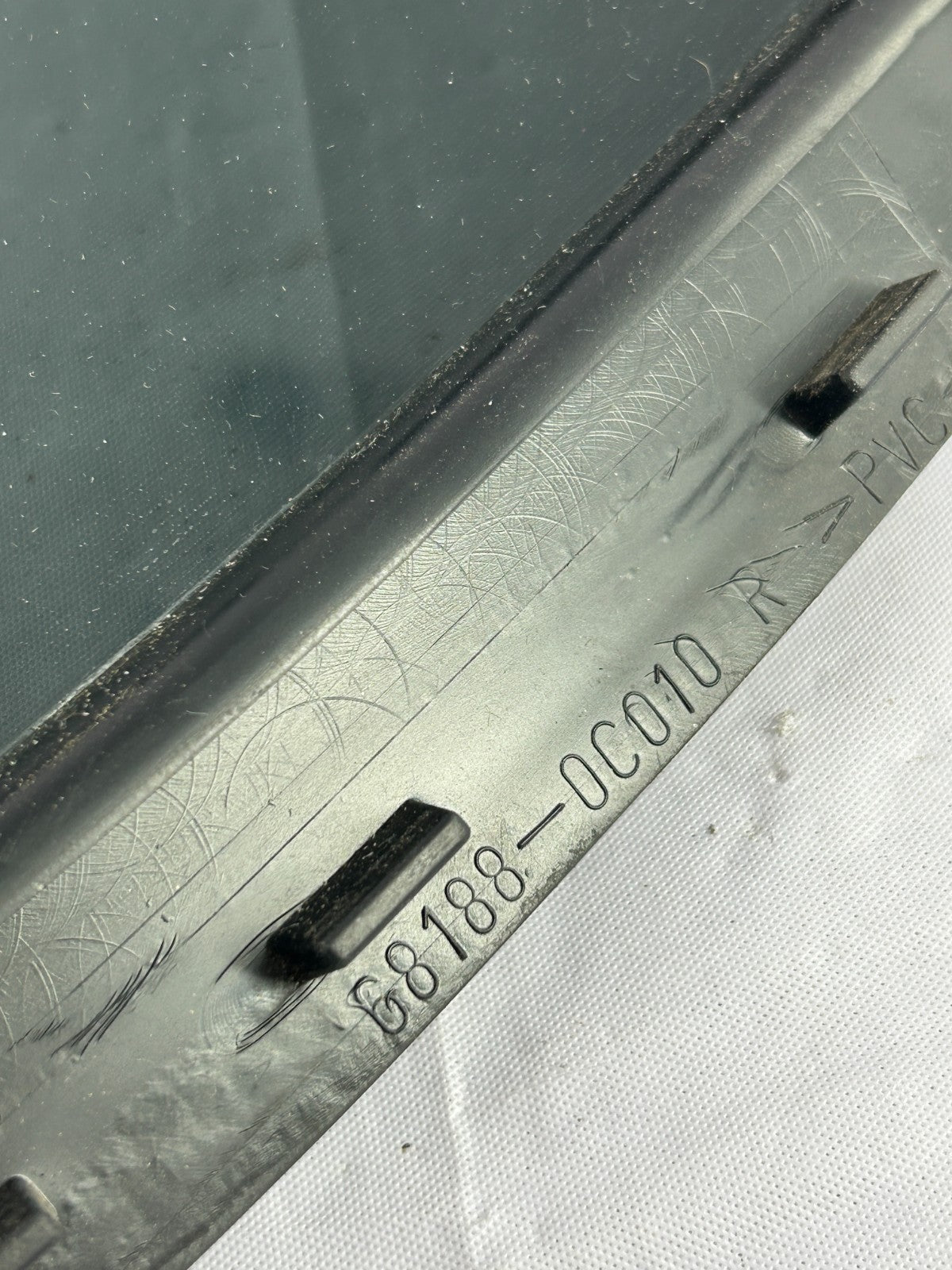 01-05 Toyota Sequoia Rear Right Door Vent Glass Quarter Window OEM 68188-0C010