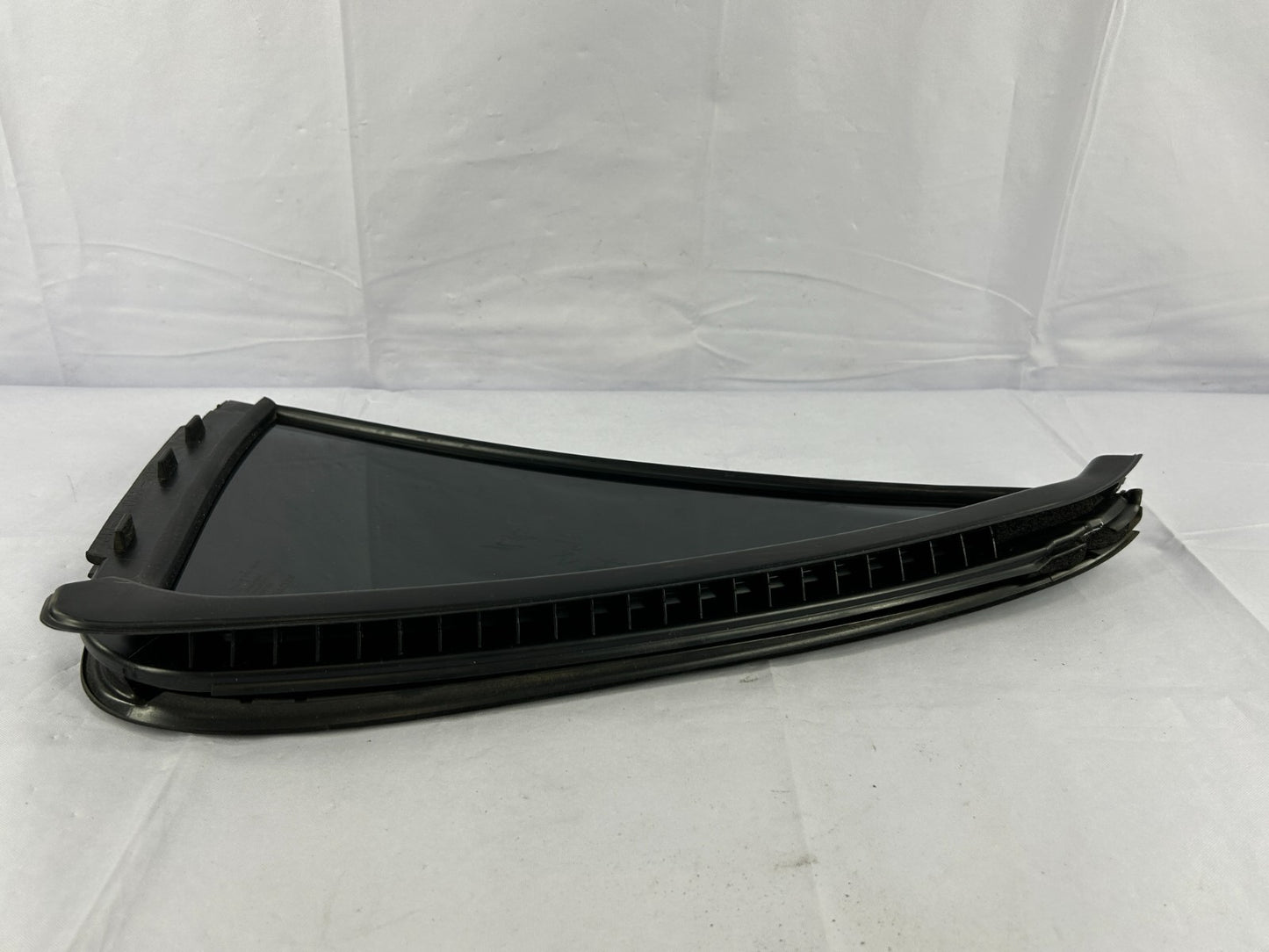 01-05 Toyota Sequoia Rear Right Door Vent Glass Quarter Window OEM 68188-0C010