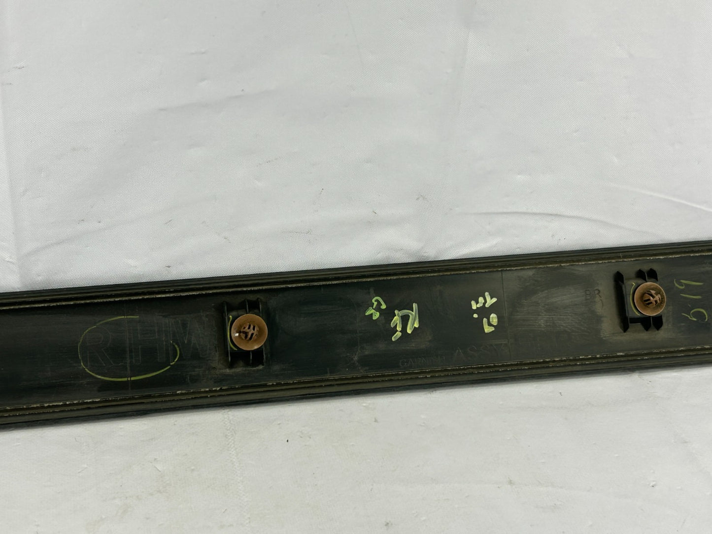 06-14 Subaru Tribeca Front Right Passenger Side Door Molding Trim OEM 91112XA04A