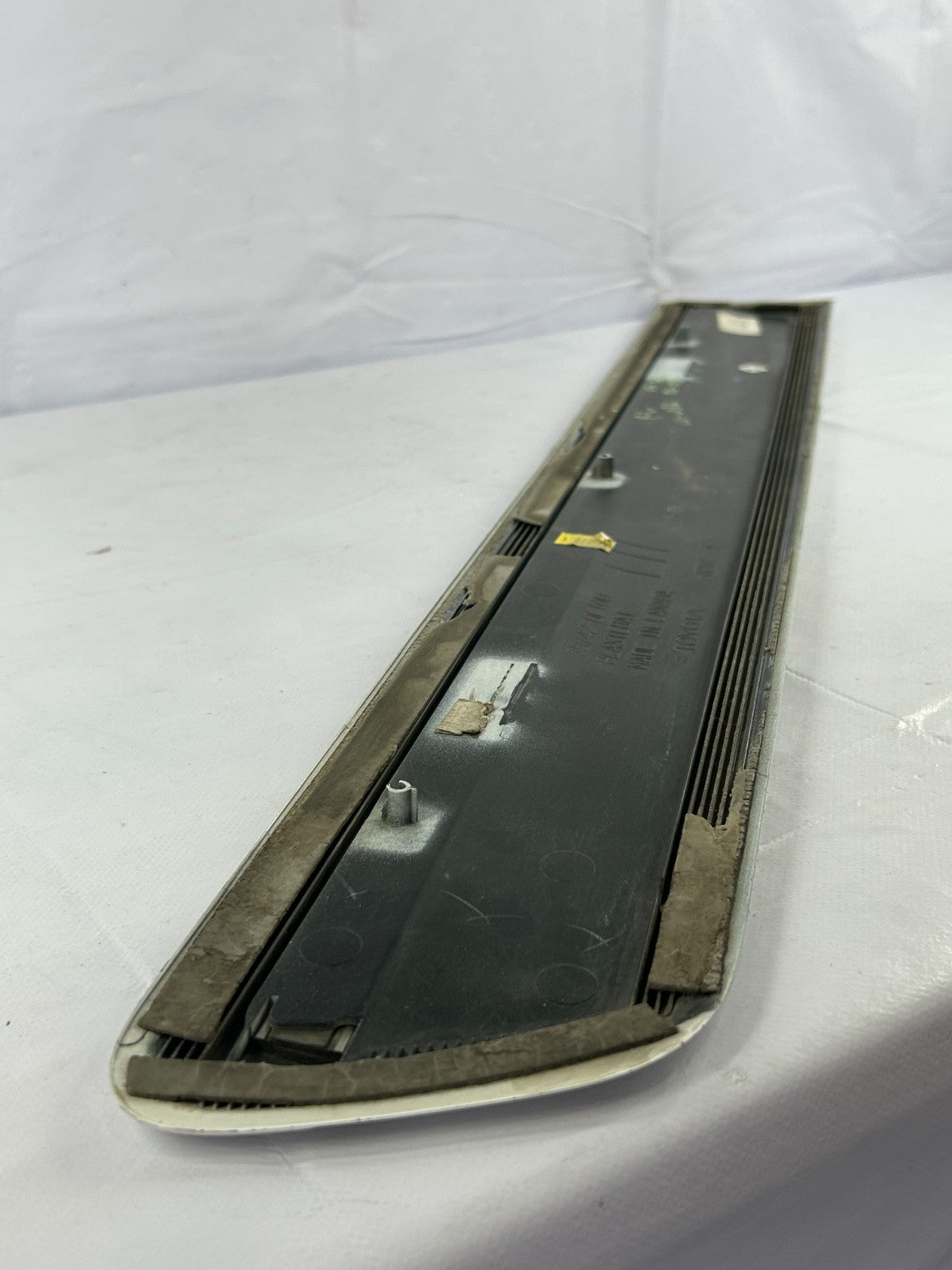 2005-2007 Toyota Sequoia Rear Left Driver Side Door Molding Trim OEM 75742-0C100