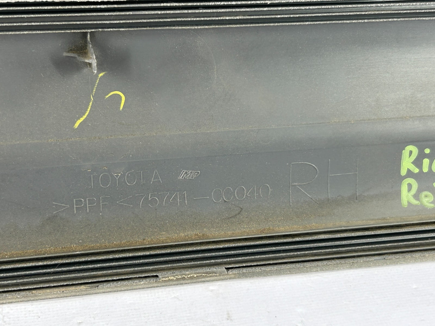 01-04 Toyota Sequoia Rear Right Passenger Door Molding Trim OEM 75741-0C040-E0
