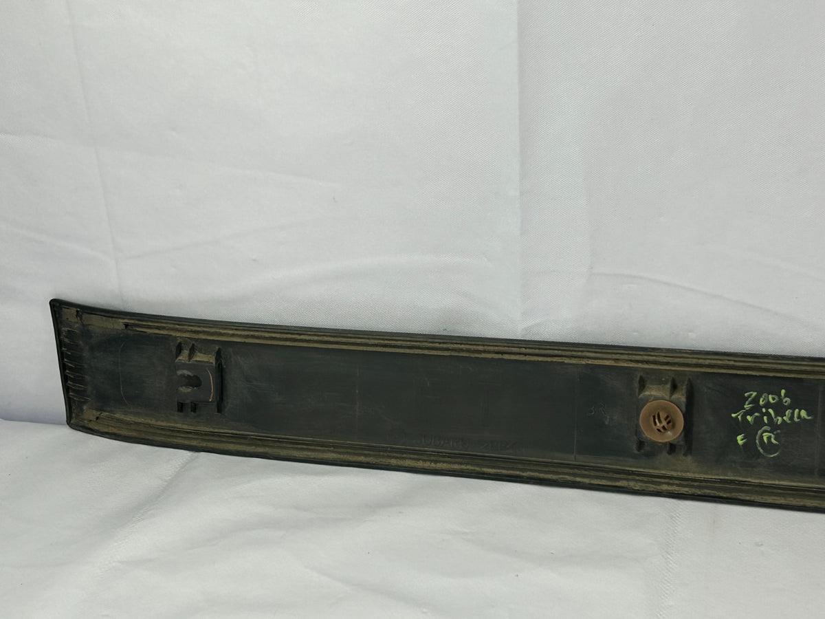 06-14 Subaru Tribeca Front Right Passenger Side Door Trim Molding OEM 91112XA04A