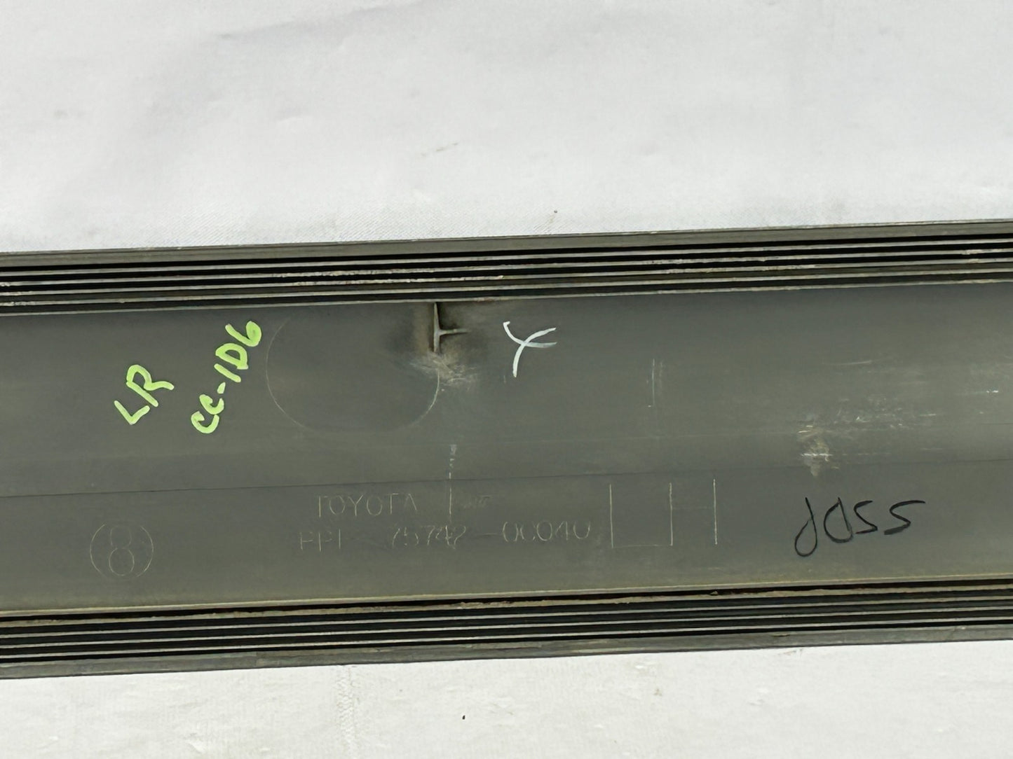 01-05 Toyota Sequoia Rear Left Outside Door Moulding Silver OEM 75742-0C040-B1
