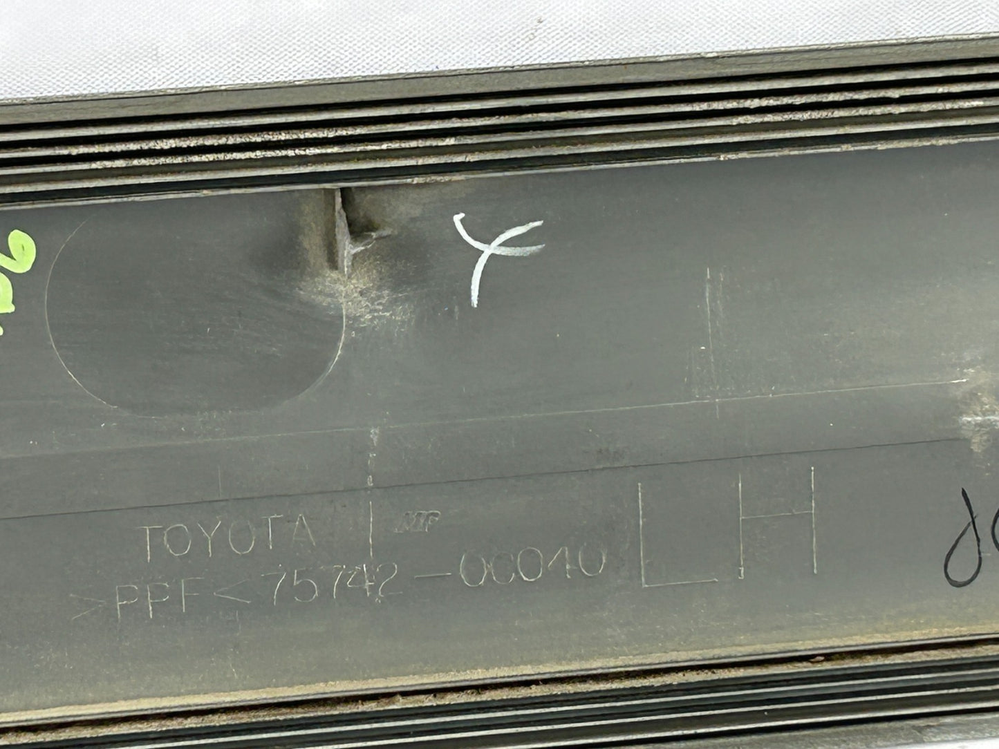 01-05 Toyota Sequoia Rear Left Outside Door Moulding Silver OEM 75742-0C040-B1