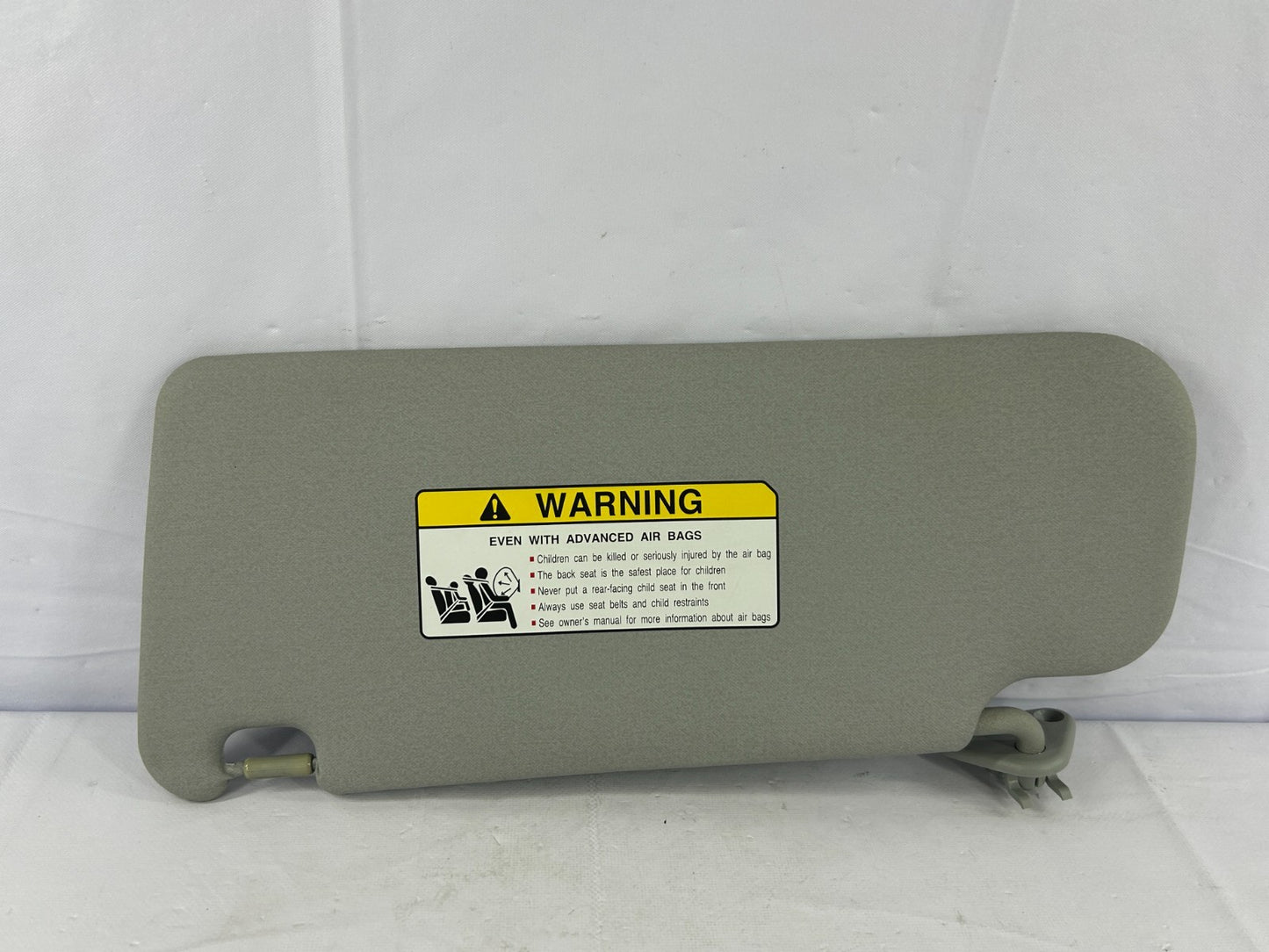 07-09 Mitsubishi Outlander Right Passenger Side Sun Visor Gray OEM 7620A054HA