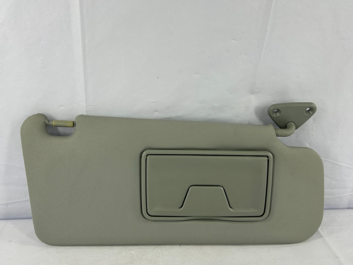 07-09 Mitsubishi Outlander Right Passenger Side Sun Visor Gray OEM 7620A054HA