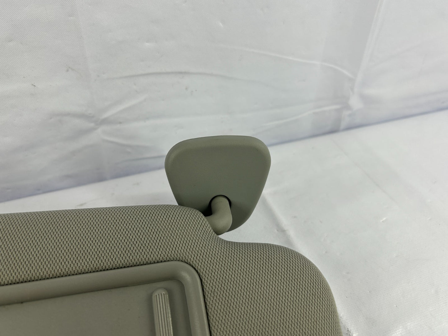 2007-2012 Hyundai Veracruz Right Passenger Side Sun Visor OEM 85220-3J800-6T