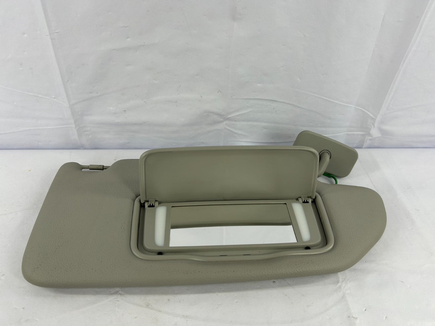 2003-2004 Volvo XC70 Right Passenger Side Sun Visor Gray OEM 39966760