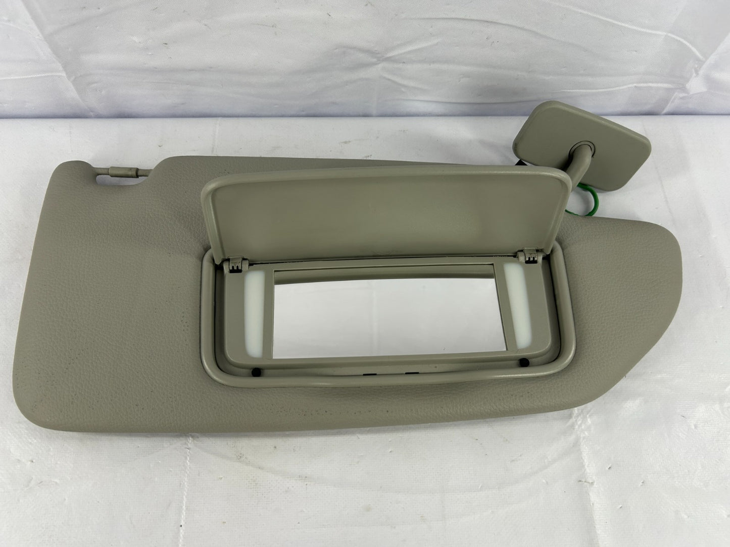 2003-2004 Volvo XC70 Right Passenger Side Sun Visor Gray OEM 39966760