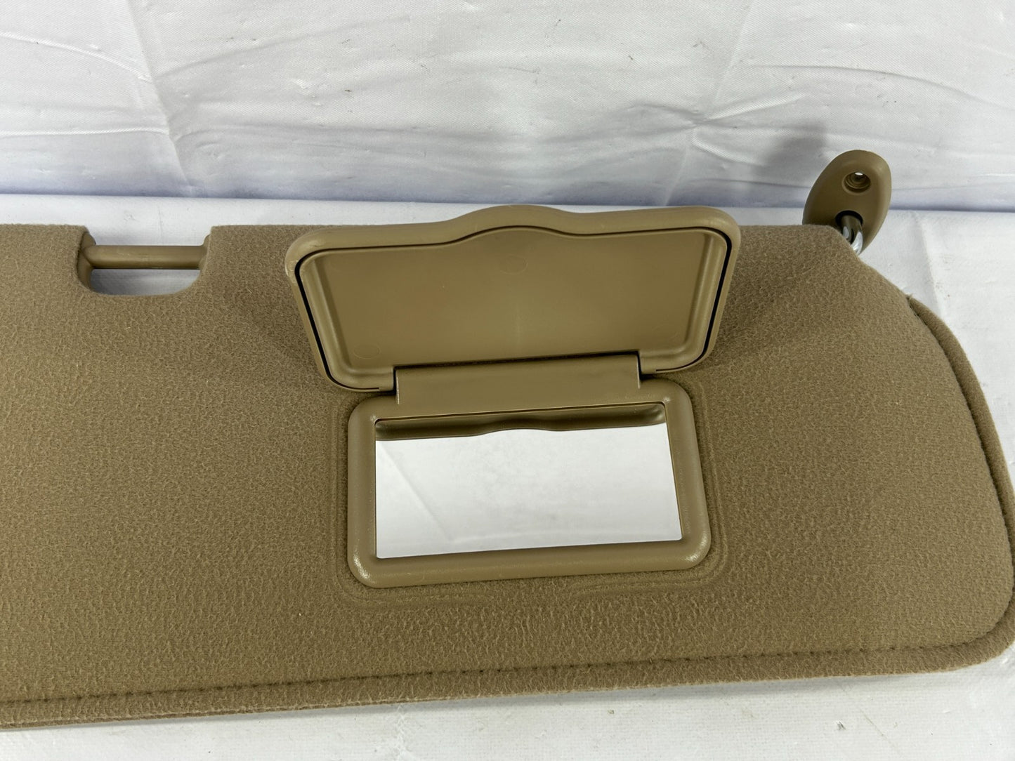 2001-2004 Mazda Tribute Front Right Side Sun Visor W/ Mirror OEM 268-10449AR