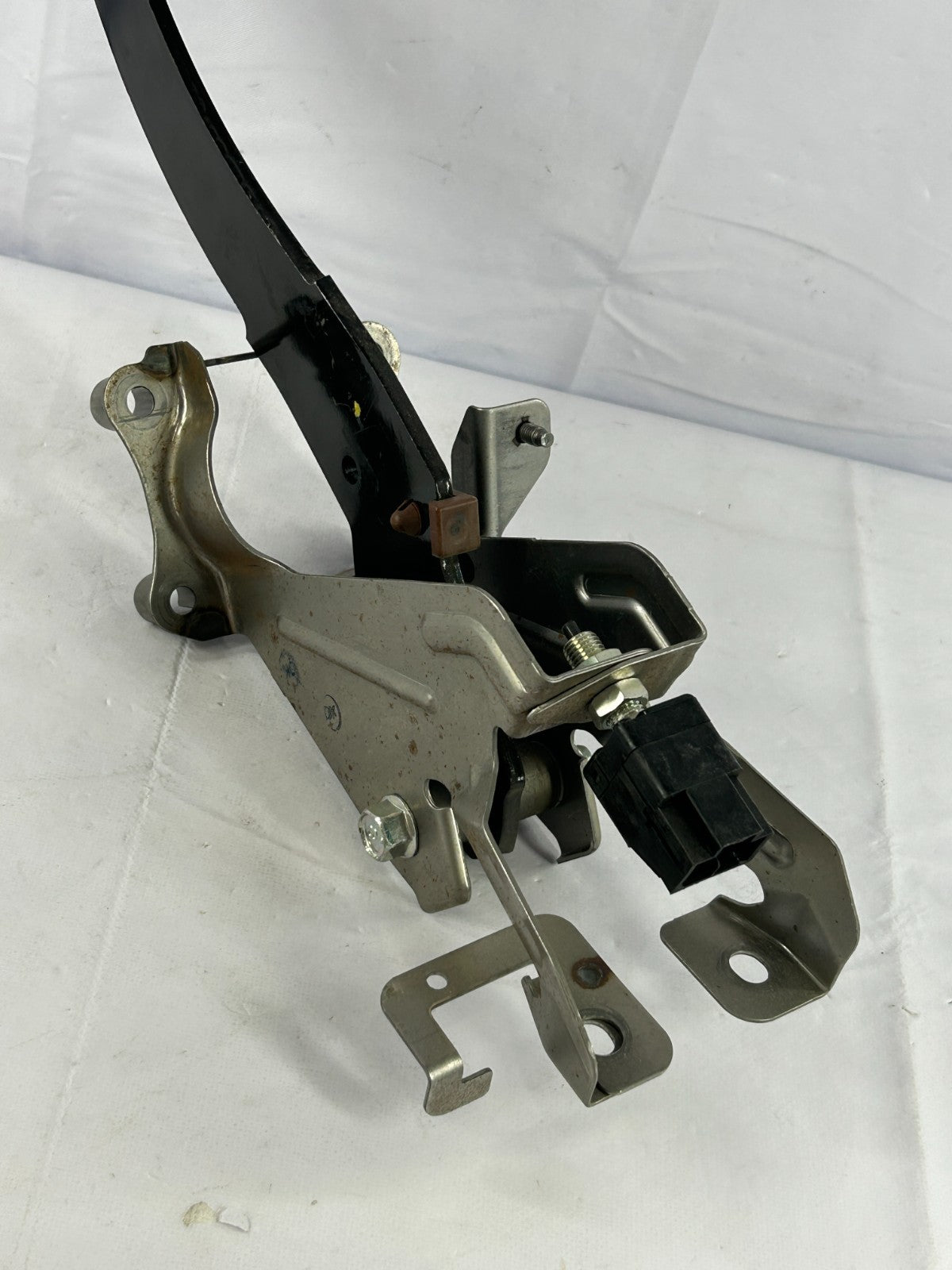 2010-2014 Subaru Outback Brake Pedal LAC Arm Assembly OEM 36012AJ09A