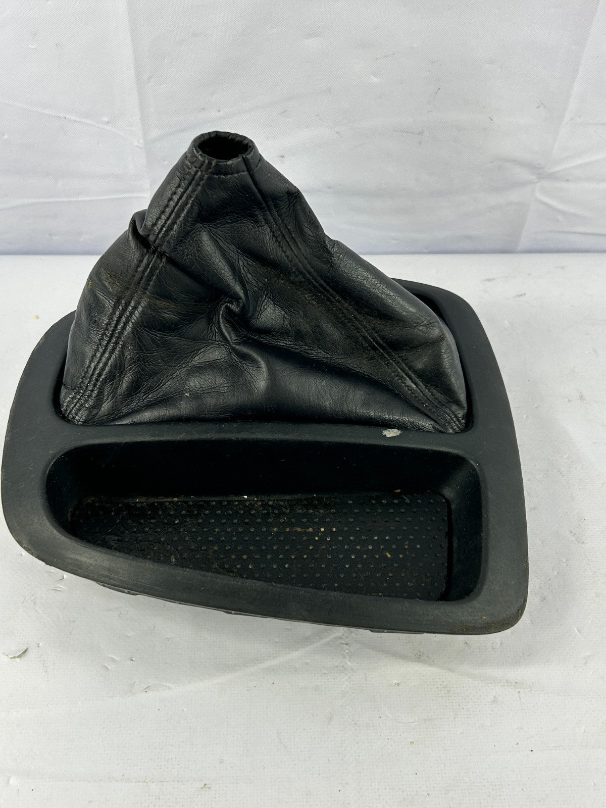 2001-2004 Toyota Sequoia Transfer Case Shifter Boot with Tray OEM 58808-0C010