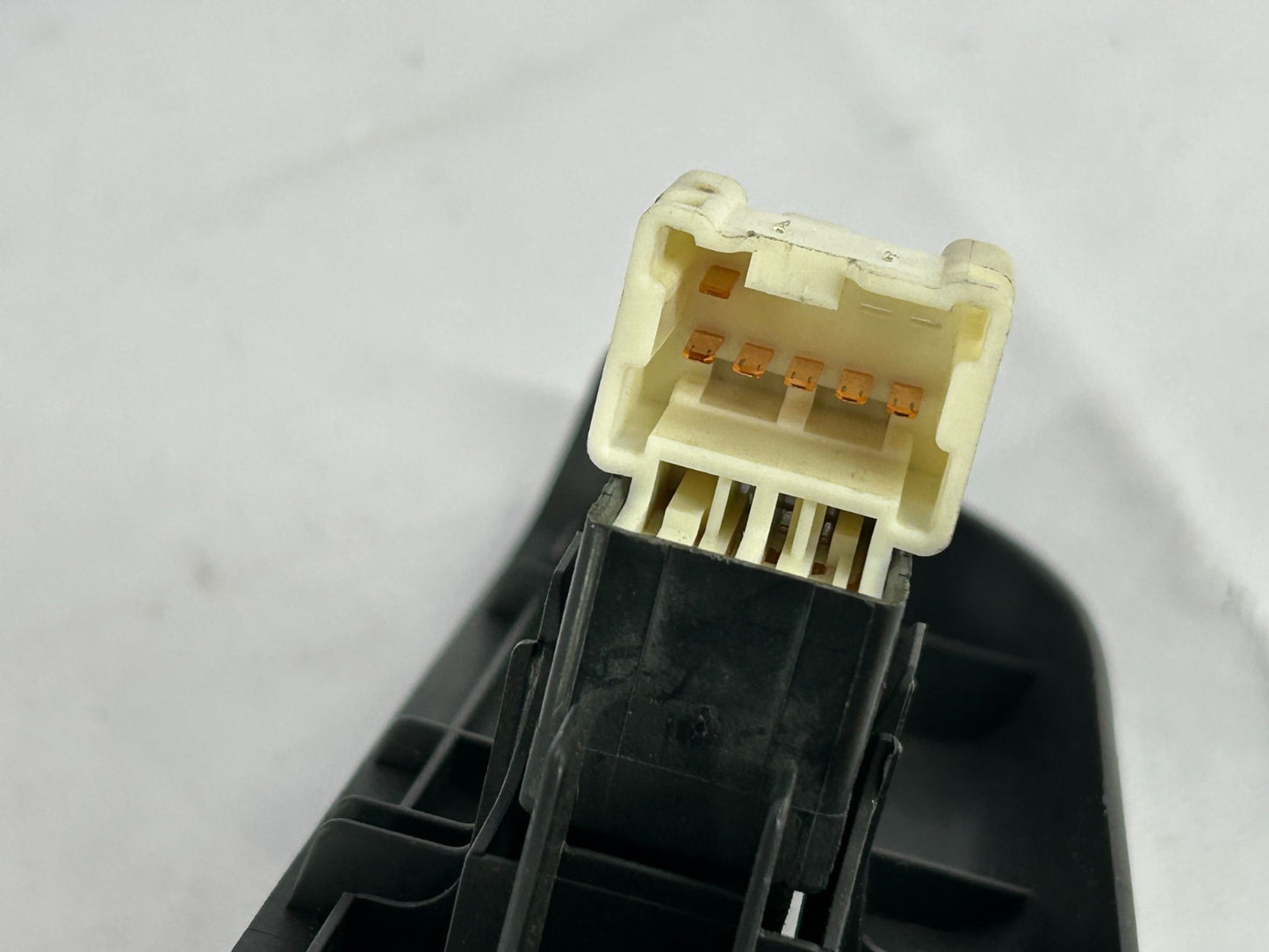96-99 Nissan Pathfinder Rear Right Power Window Switch Finisher OEM 82960-0W200