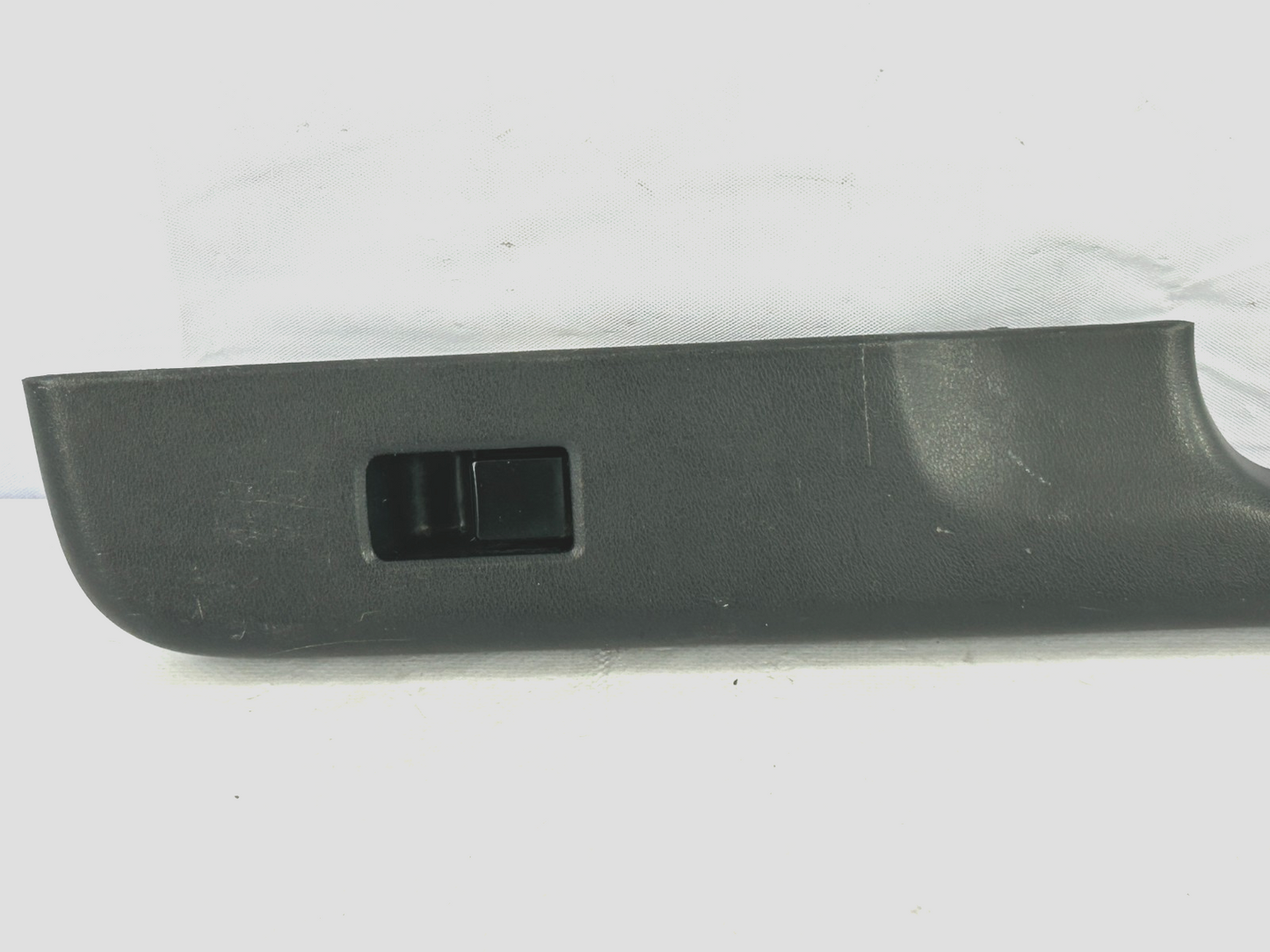 96-99 Nissan Pathfinder Rear Right Power Window Switch Finisher OEM 82960-0W200