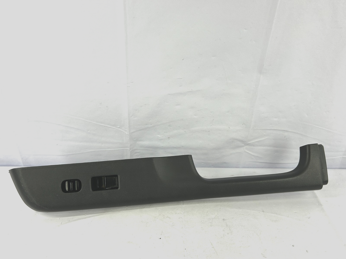 96-99 Nissan Pathfinder Front Right Power Window Switch & Bezel OEM 80960-0W212