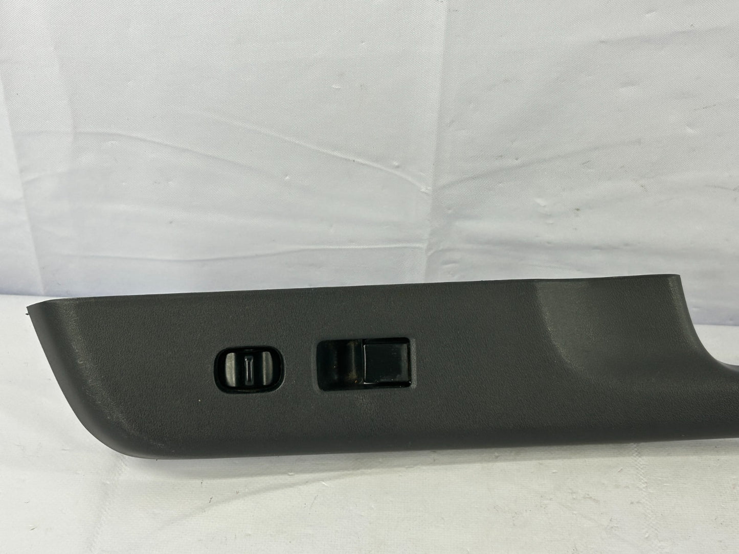 96-99 Nissan Pathfinder Front Right Power Window Switch & Bezel OEM 80960-0W212