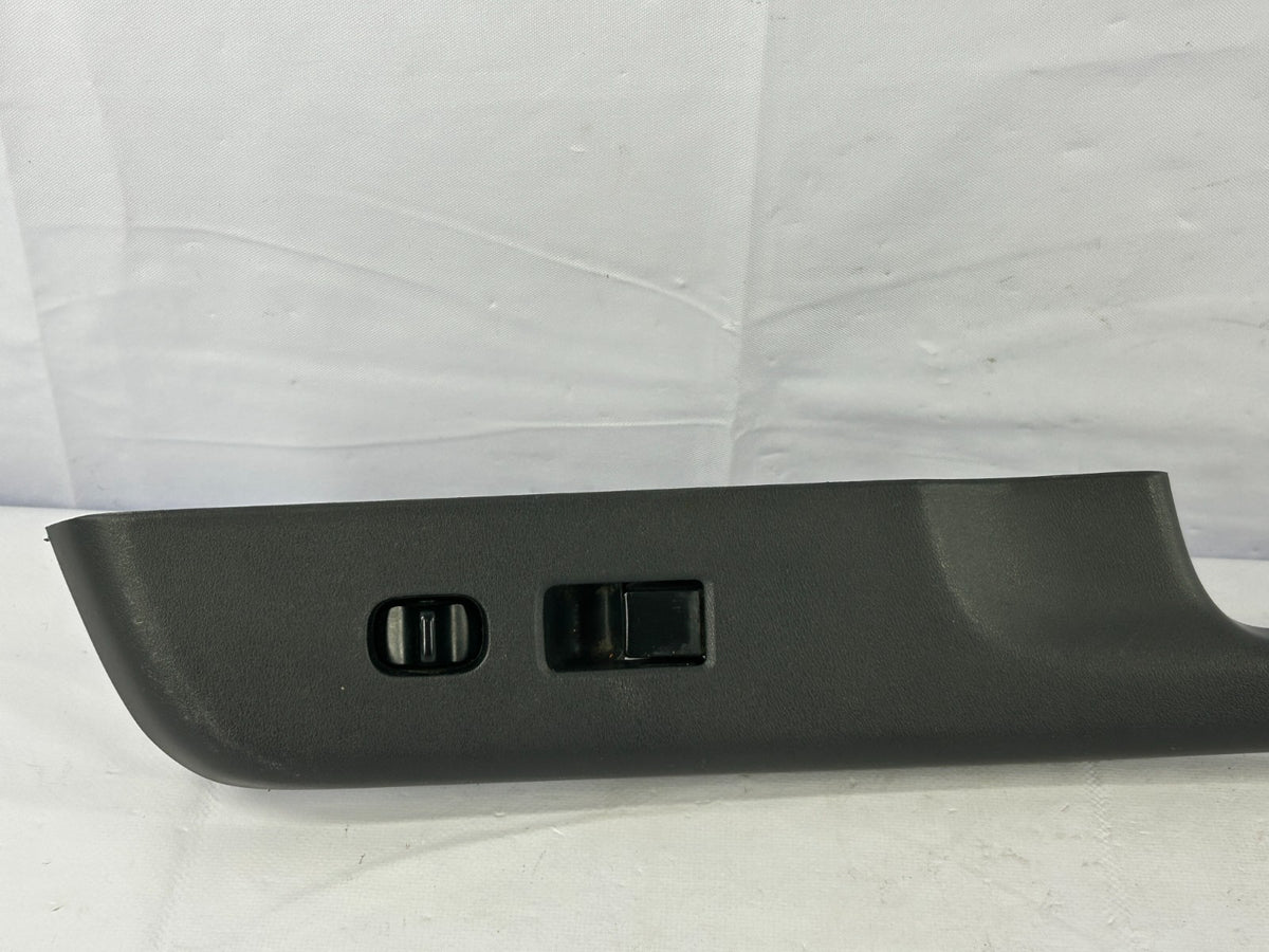 96-99 Nissan Pathfinder Front Right Power Window Switch & Bezel OEM 80960-0W212