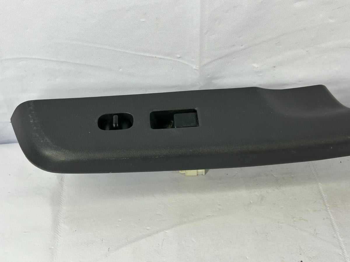 96-99 Nissan Pathfinder Front Right Power Window Switch & Bezel OEM 80960-0W212