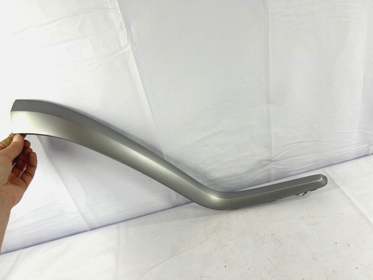 2006-2009 Suzuki Grand Vitara Left Side Center Console Trim Bezel OEM 73862-65J0