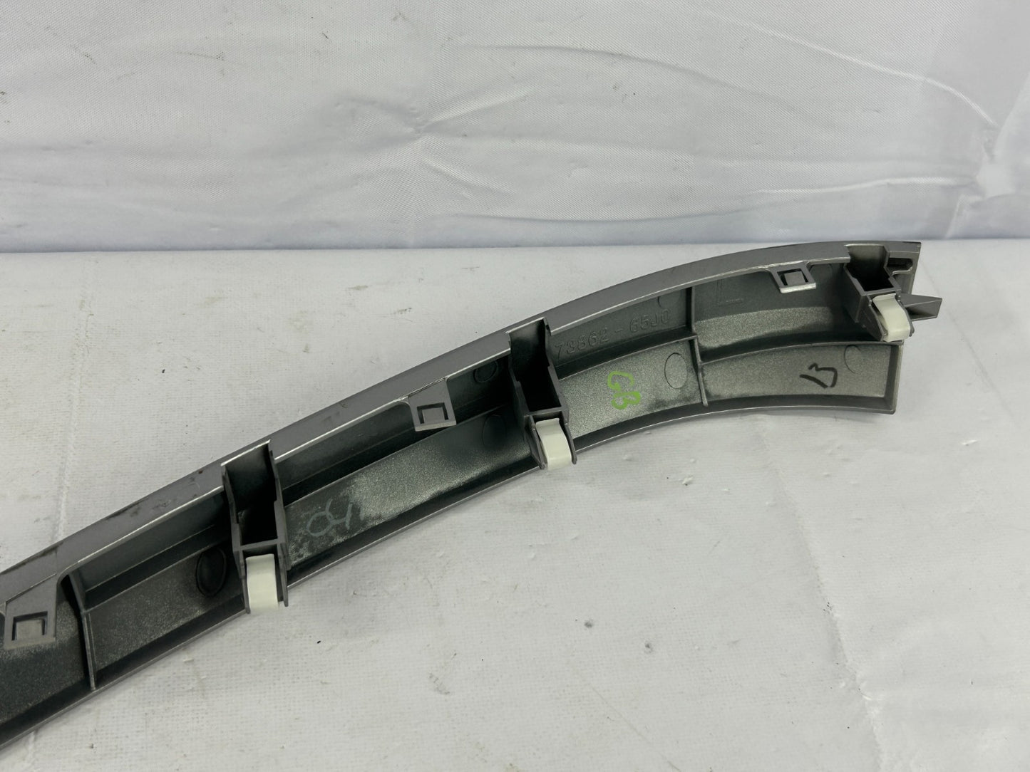 2006-2009 Suzuki Grand Vitara Left Side Center Console Trim Bezel OEM 73862-65J0