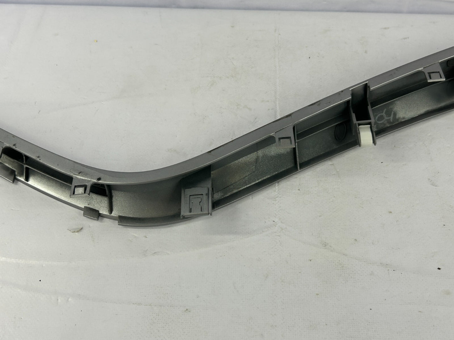 2006-2009 Suzuki Grand Vitara Left Side Center Console Trim Bezel OEM 73862-65J0