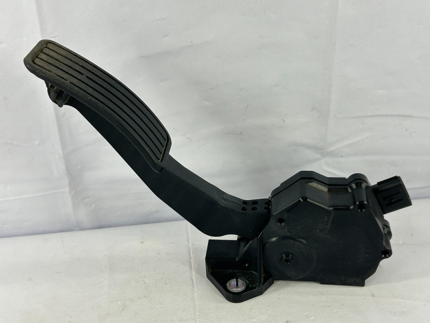 2007-2014 Subaru Legacy or Outback Accelerator Pedal Assembly OEM 36010AG140