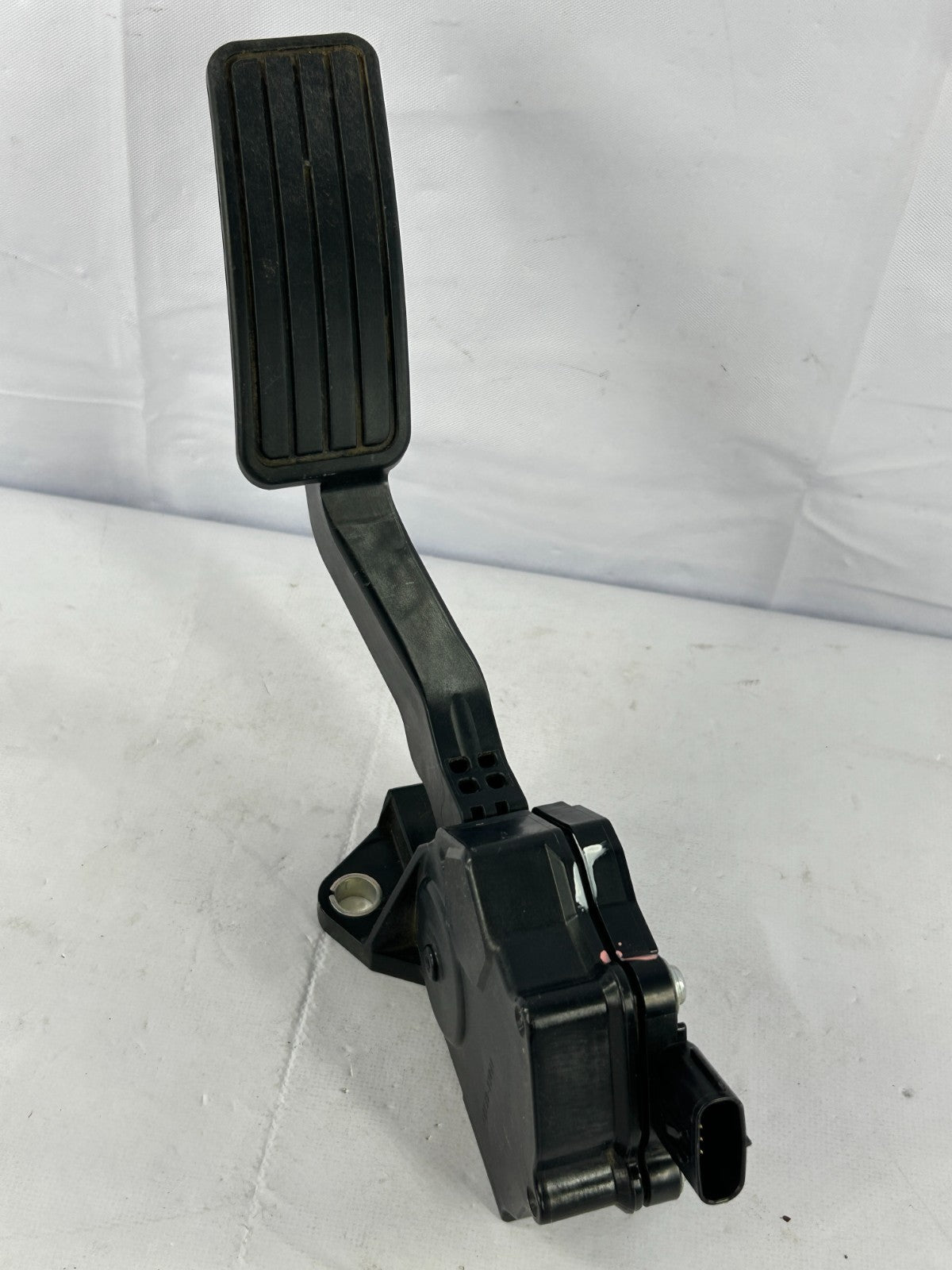 2009-2013 Subaru Forester Gas Accelerator Pedal Assembly OEM 36010AG140
