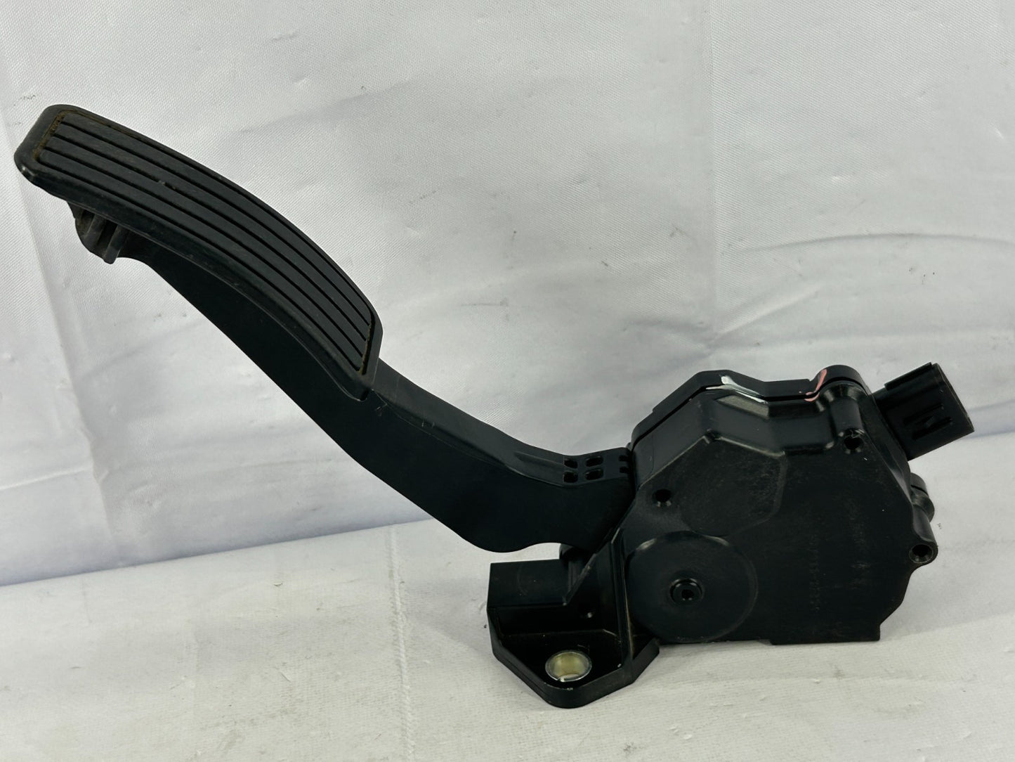 2009-2013 Subaru Forester Gas Accelerator Pedal Assembly OEM 36010AG140