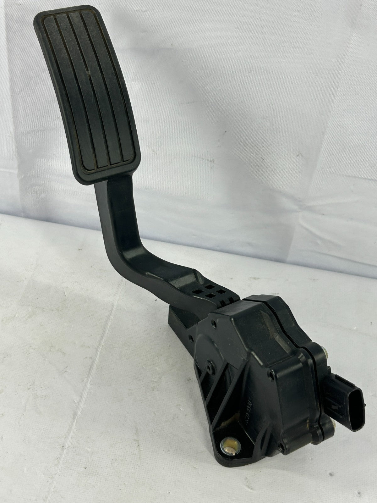 2006-2007 Subaru Impreza Accelerator Pedal Assembly OEM 36010SA060