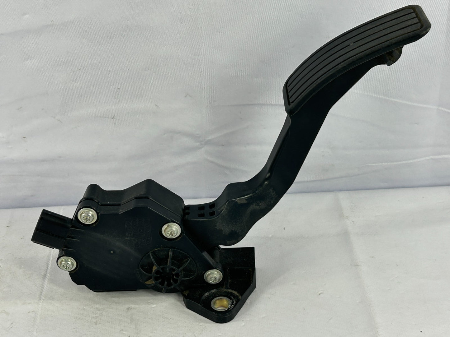 2006-2007 Subaru Impreza Accelerator Pedal Assembly OEM 36010SA060