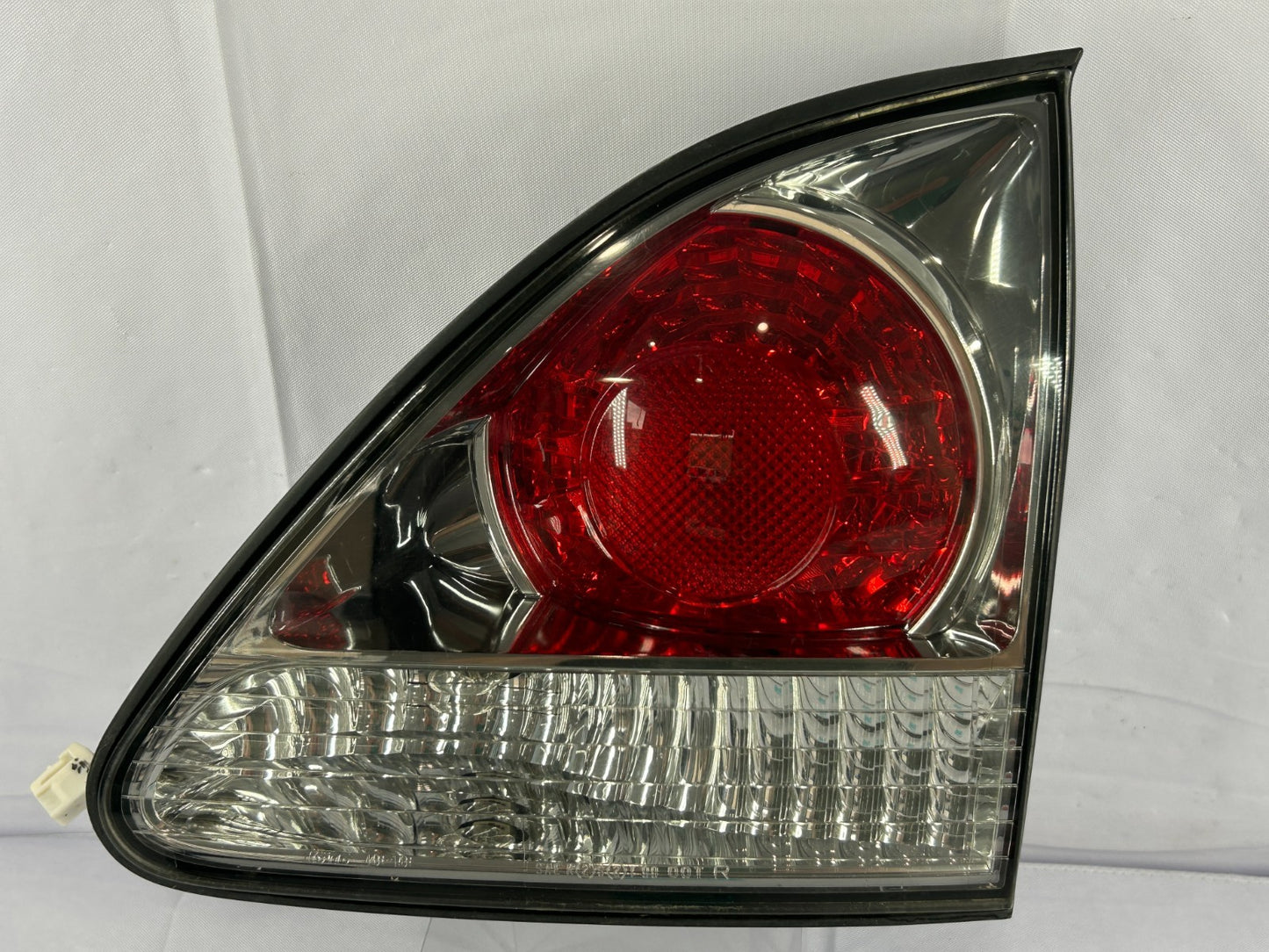 2000-2003 Lexus RX300 Right Inner Tail Light Trunk Lid Mounted OEM 81580-48030