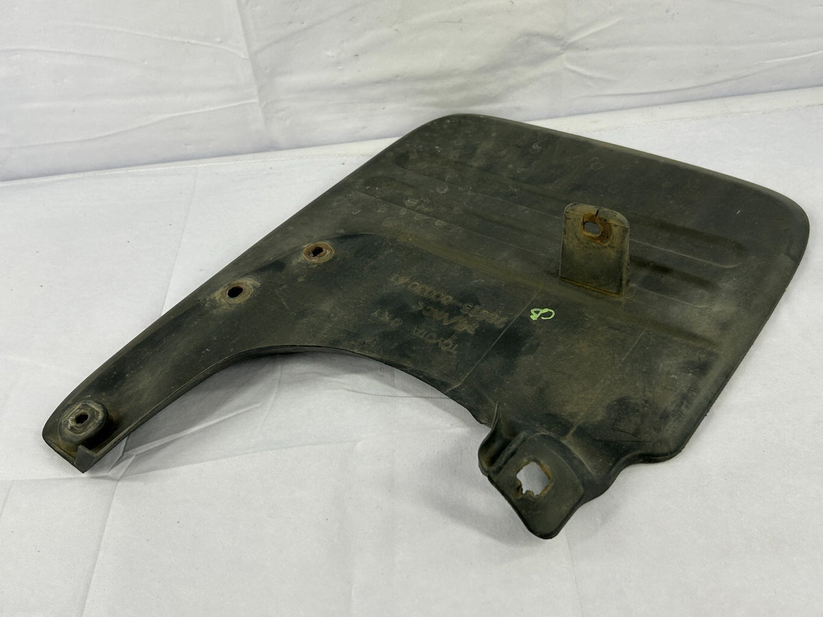 2001-2007 Toyota Sequoia Rear Right Side Mud Flap Splash Guard OEM 76625-0C030