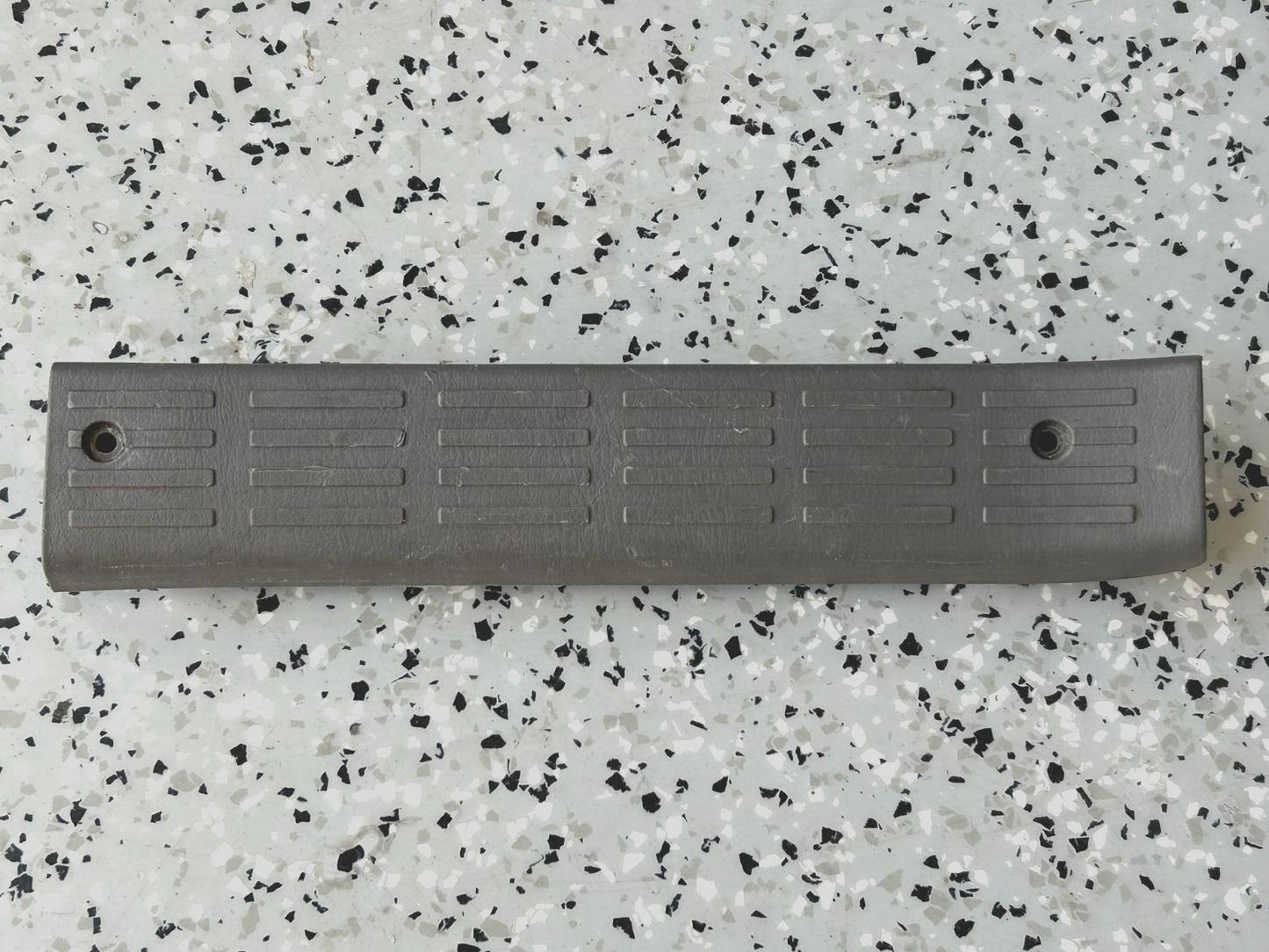 1996-2002 Toyota 4Runner Rear Right Side Door Scuff Plate Trim OEM 67917-35010