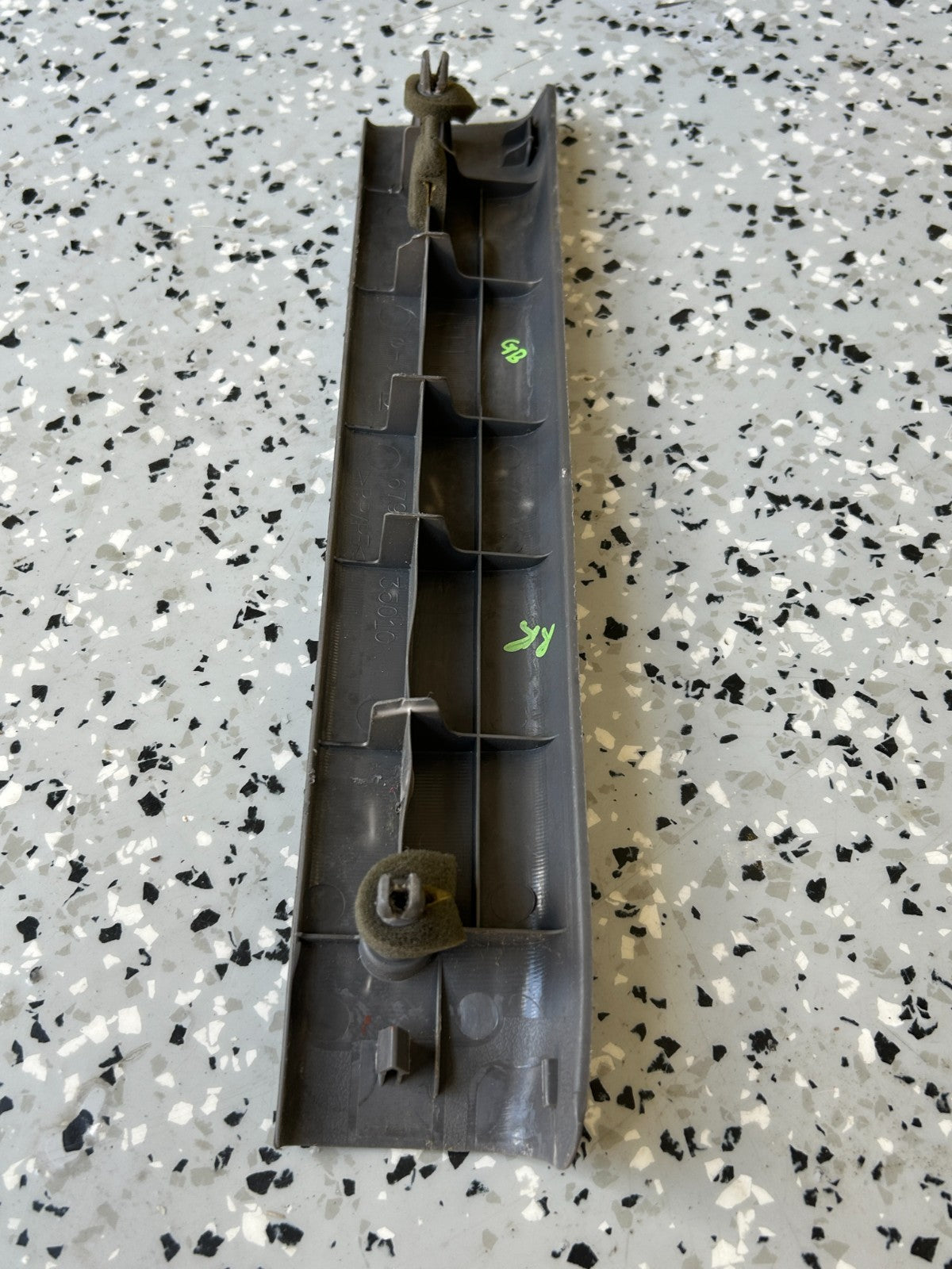 1996-2002 Toyota 4Runner Rear Right Side Door Scuff Plate Trim OEM 67917-35010
