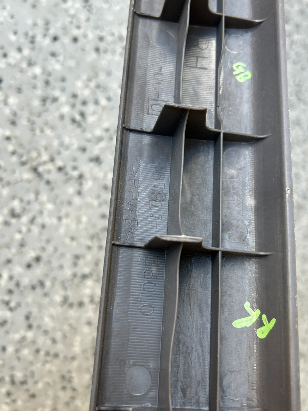 1996-2002 Toyota 4Runner Rear Right Side Door Scuff Plate Trim OEM 67917-35010