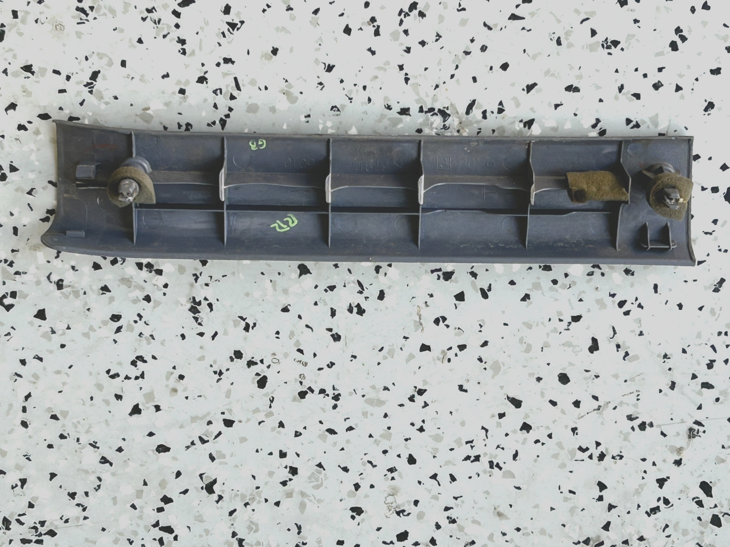 1996-2002 Toyota 4Runner Rear Right Side Door Scuff Plate Trim OEM 67917-35010