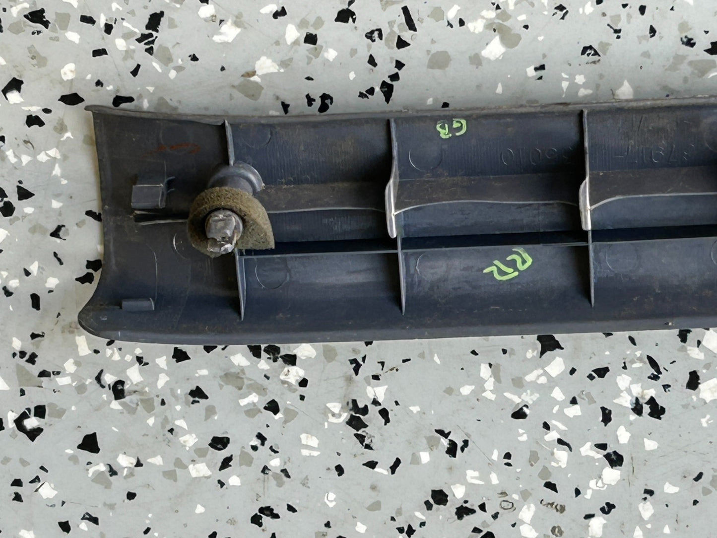 1996-2002 Toyota 4Runner Rear Right Side Door Scuff Plate Trim OEM 67917-35010