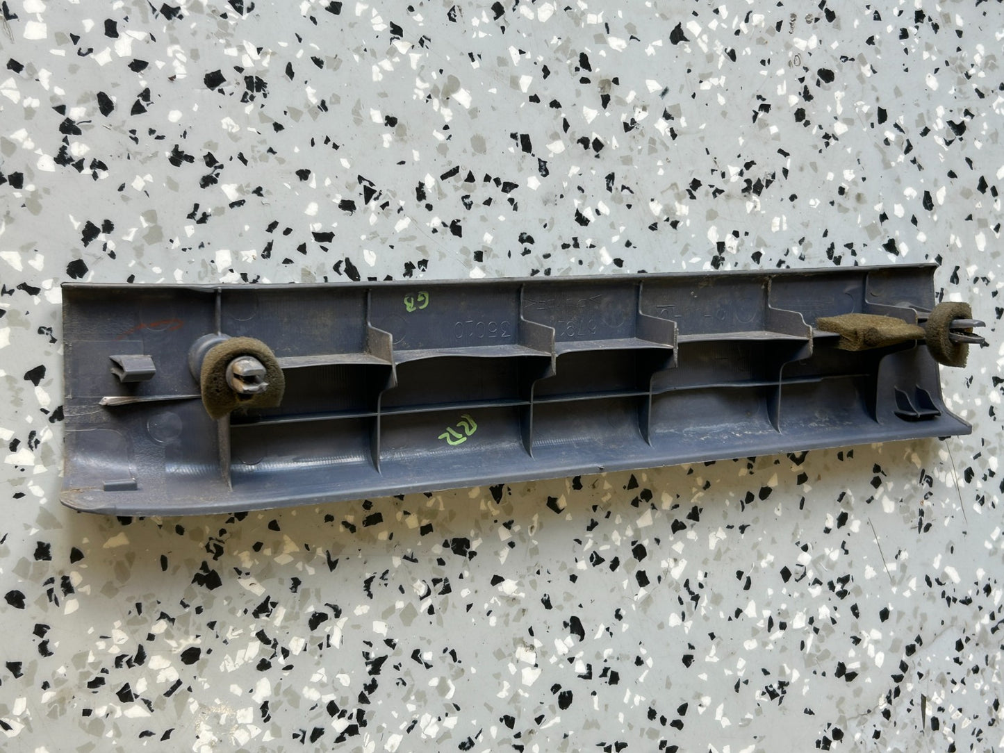 1996-2002 Toyota 4Runner Rear Right Side Door Scuff Plate Trim OEM 67917-35010