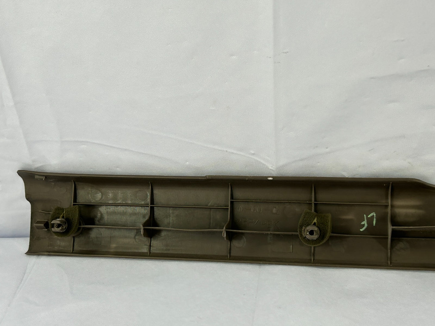 96-02 Toyota 4Runner SR5 Front Left Driver Side Door Sill Scuff Plate Trim OEM