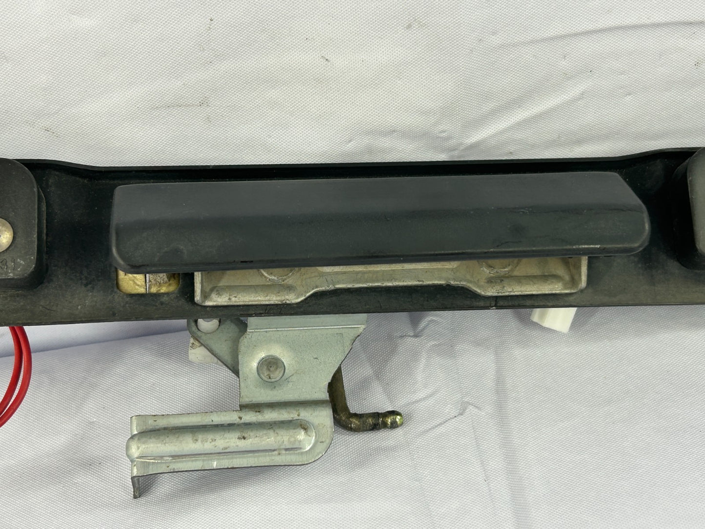 2000-2004 Subaru Outback License Plate Tag Light & Hatch Handle OEM 84301AE02A