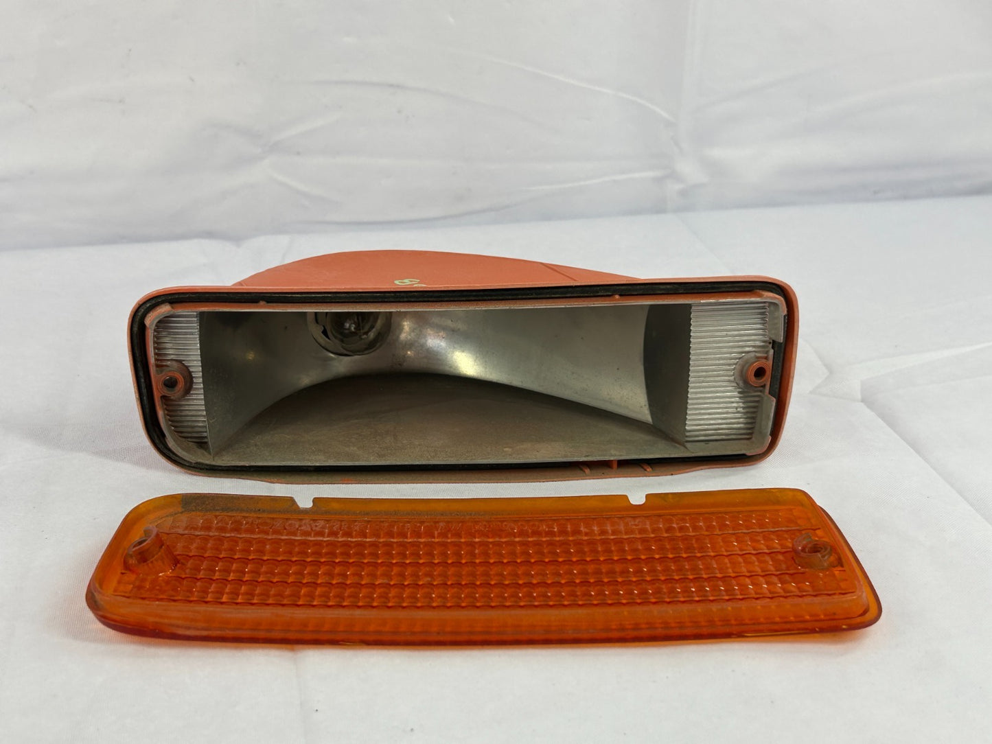 1999-2002 Toyota 4Runner Front Right Side Turn Signal Bumper Light Lamp OEM